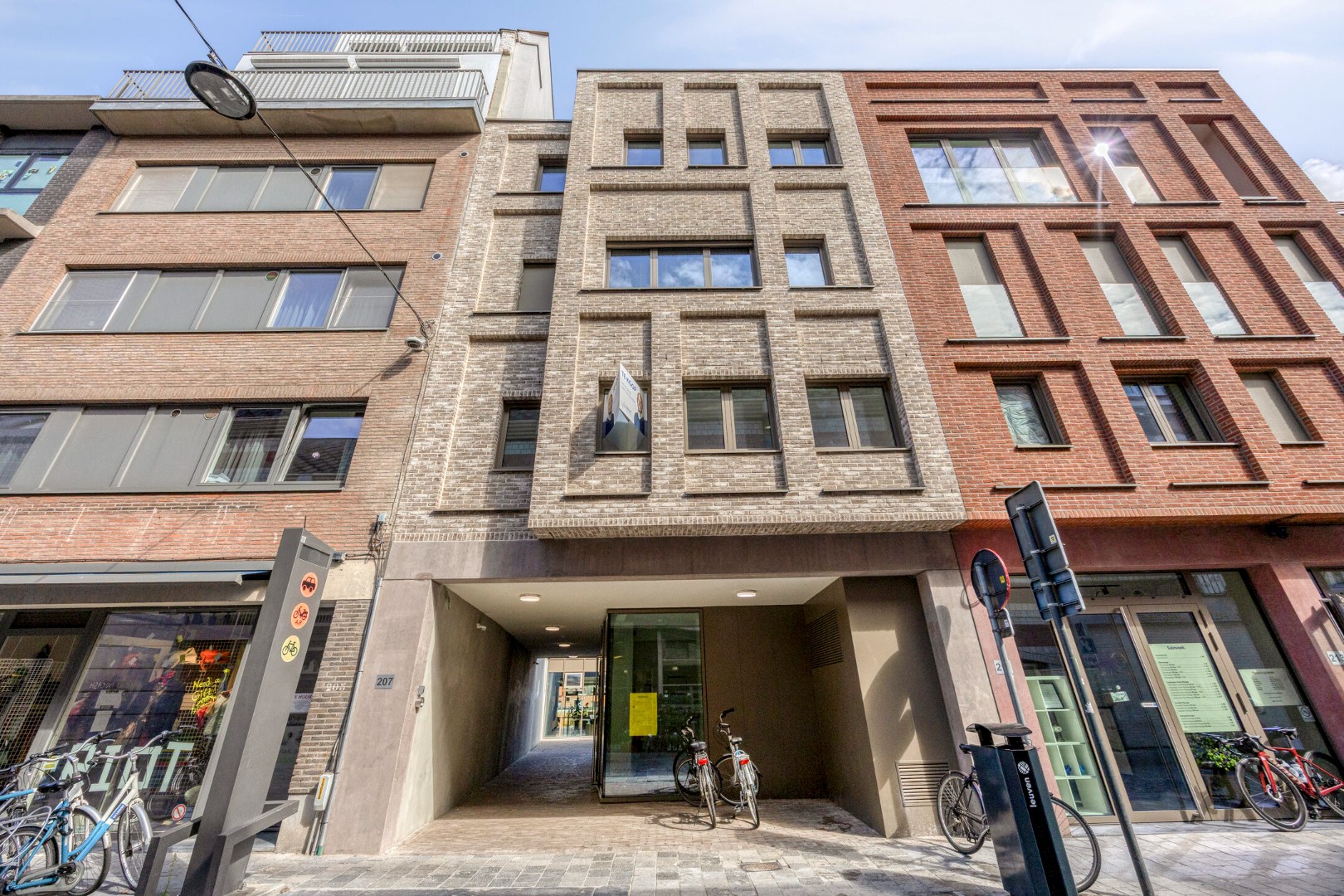Bemeubelde studio met terras en kelderberging in het centrum van Leuven! - EPC 50 kWh/m² - bewoonbare opp. 37,5 m² 