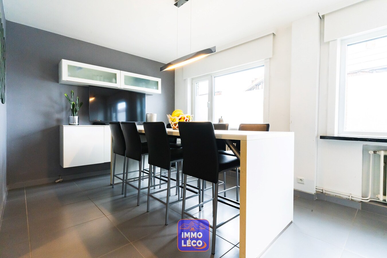 3 façades rénovée avec garage et jardin, plein centre-ville ! 