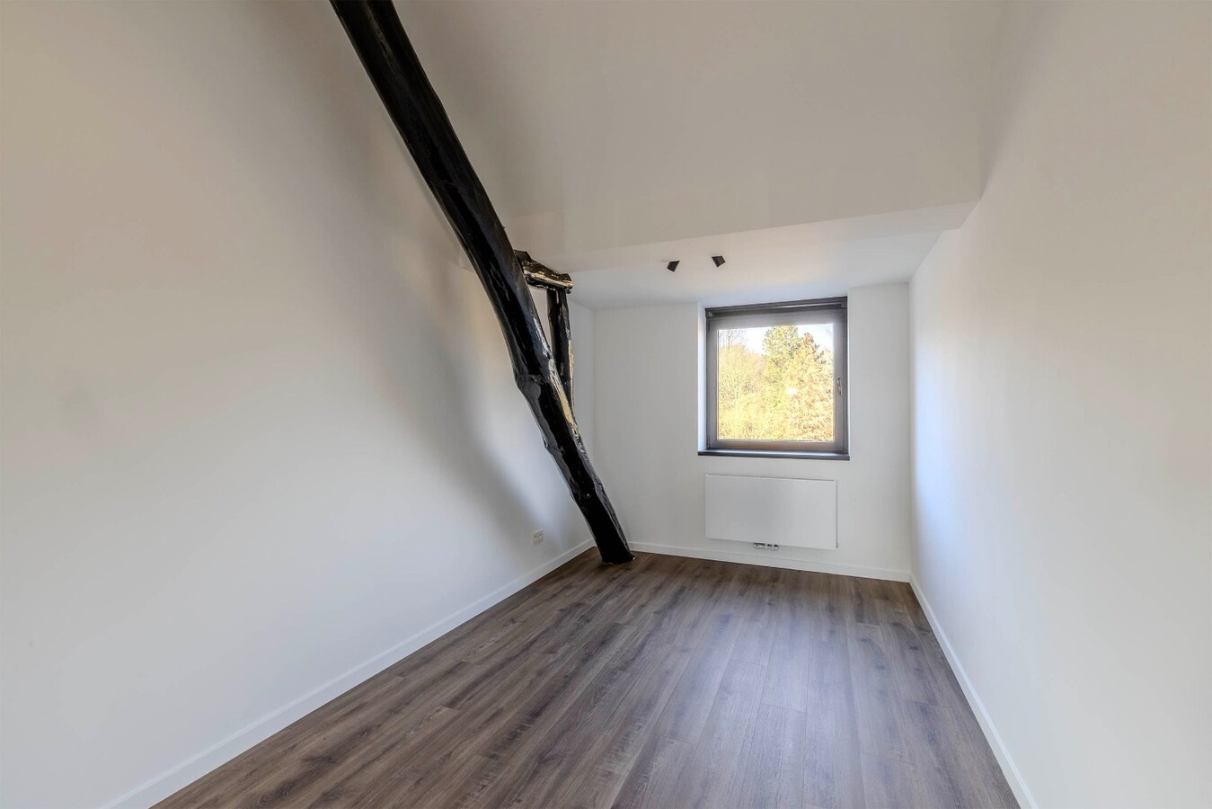 Instapklaar appartement met 2 slpks - in centrum 