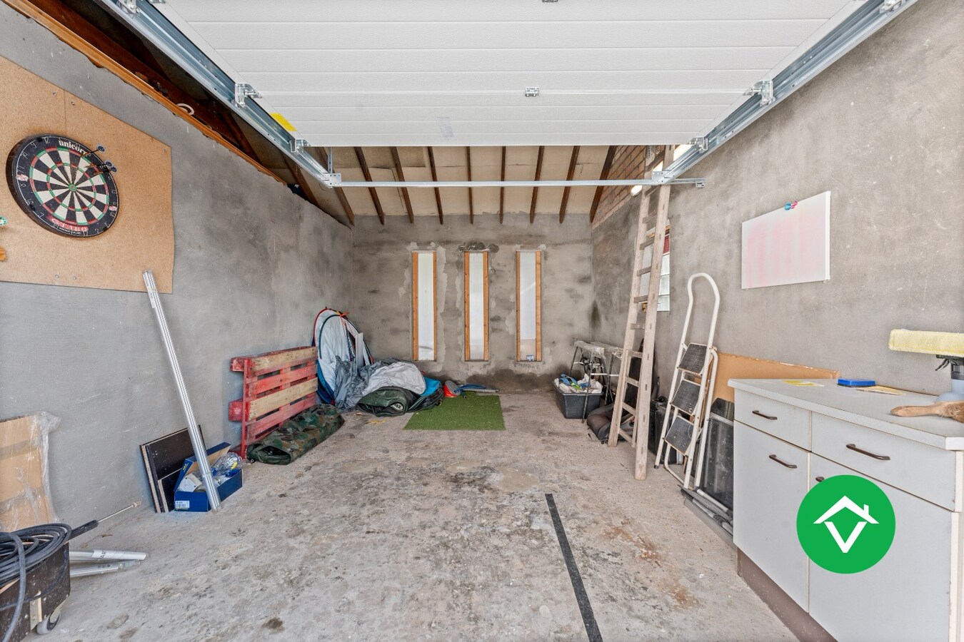 Landelijke woning met bijgebouw en zicht op de velden te koop in Vladslo 