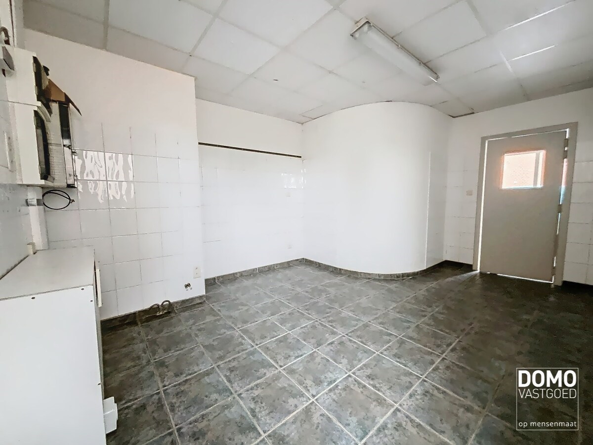 HANDELSRUIMTE TE HUUR VOOR VERSCHILLENDE DOELEINDEN GELEGEN TE KURINGEN 
