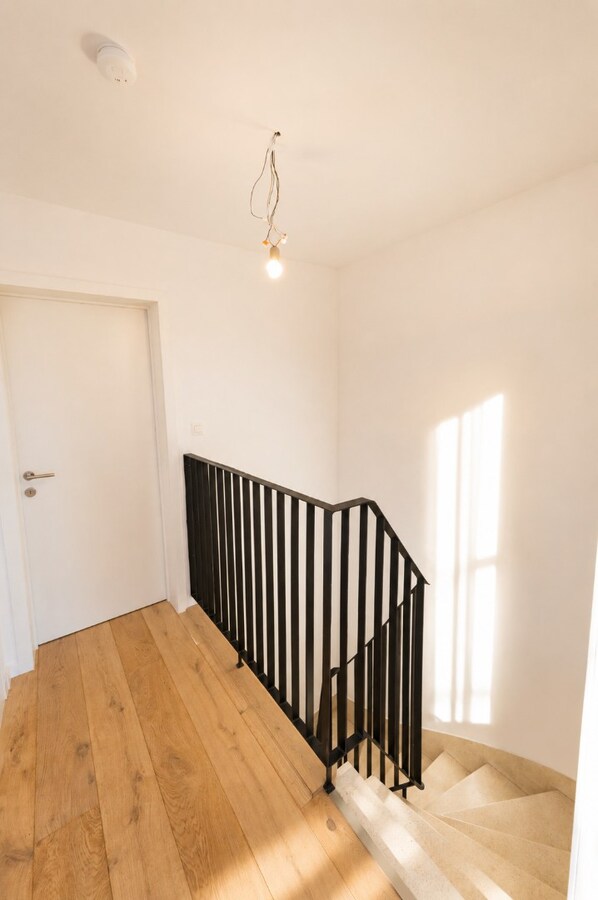EXCLUSIEF GERENOVEERDE WONING NABIJ SPUIKOM 