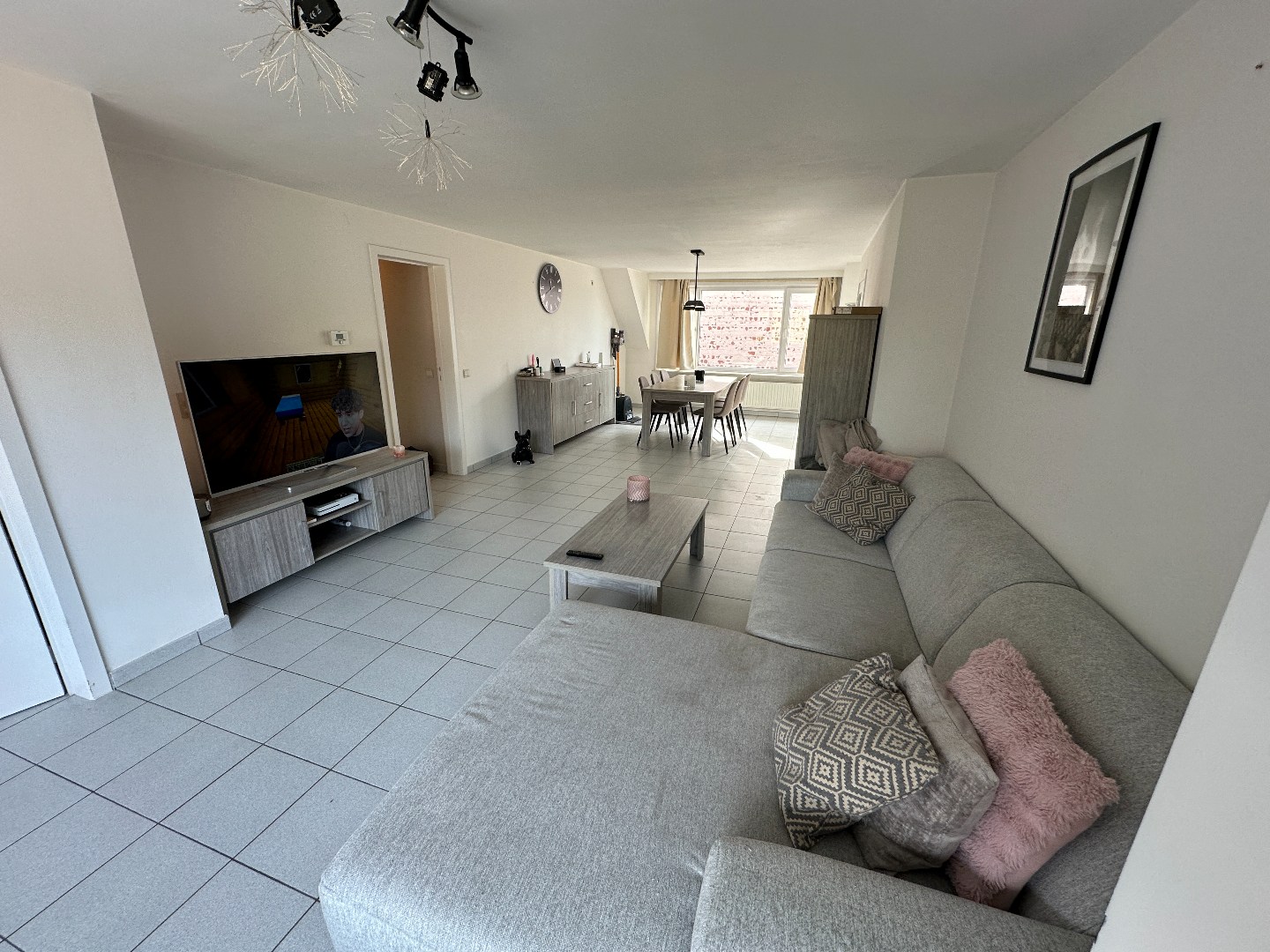 Lichtrijk 1-slpk appartement met zonnig terras, hartje Torhout 