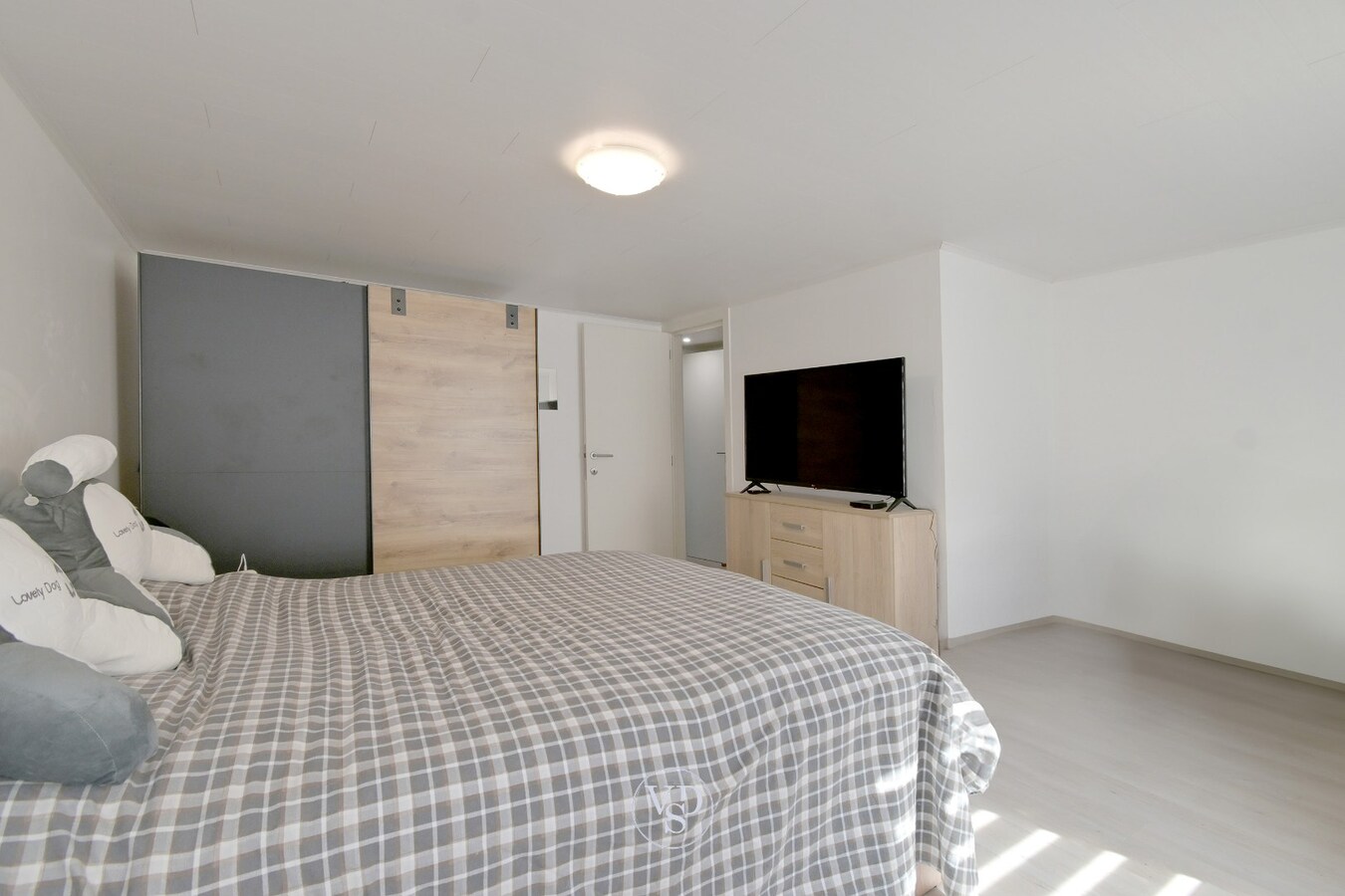 Gerenoveerde rijwoning, nabij centrum Oudenaarde 