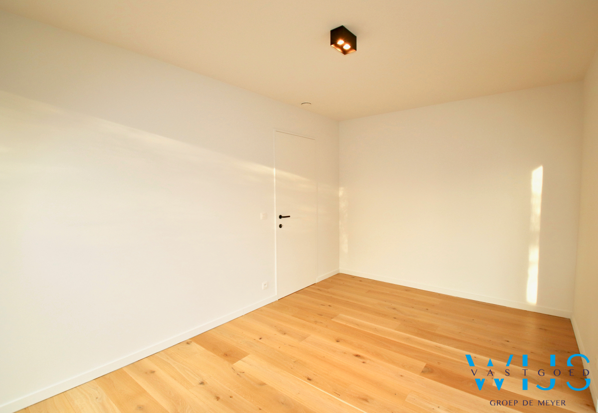 Zeer aangenaam gelijkvloers appartement met tuin te Belzele ! 