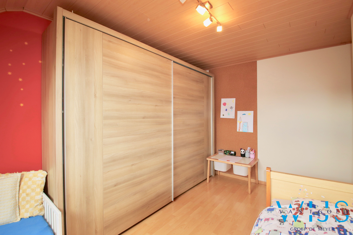 Instapklaar woonhuis in een rustige woonwijk te EEKLO ! 