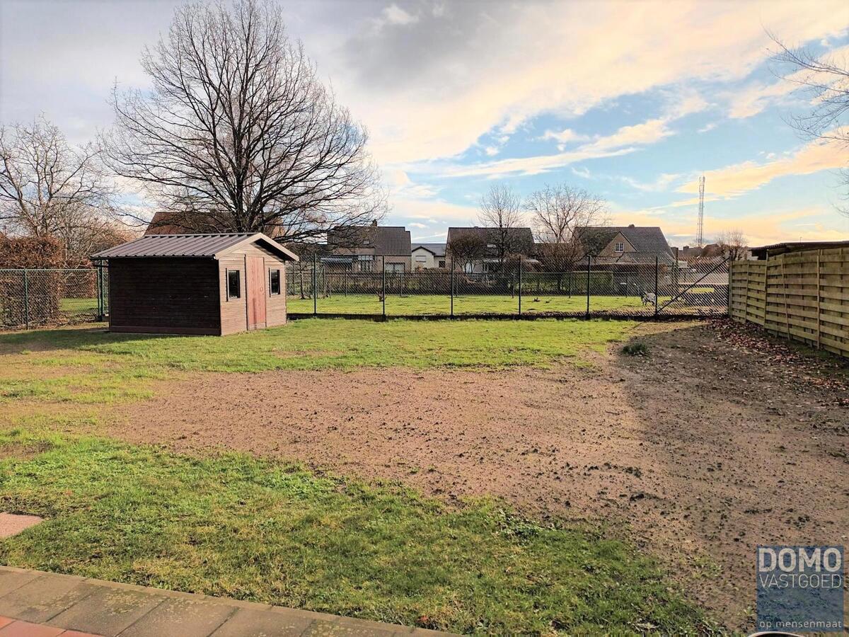 Vernieuwde seniorenwoning met 3 slaapkamers en inpandige garage gelegen in Tuilt (Kuringen) 