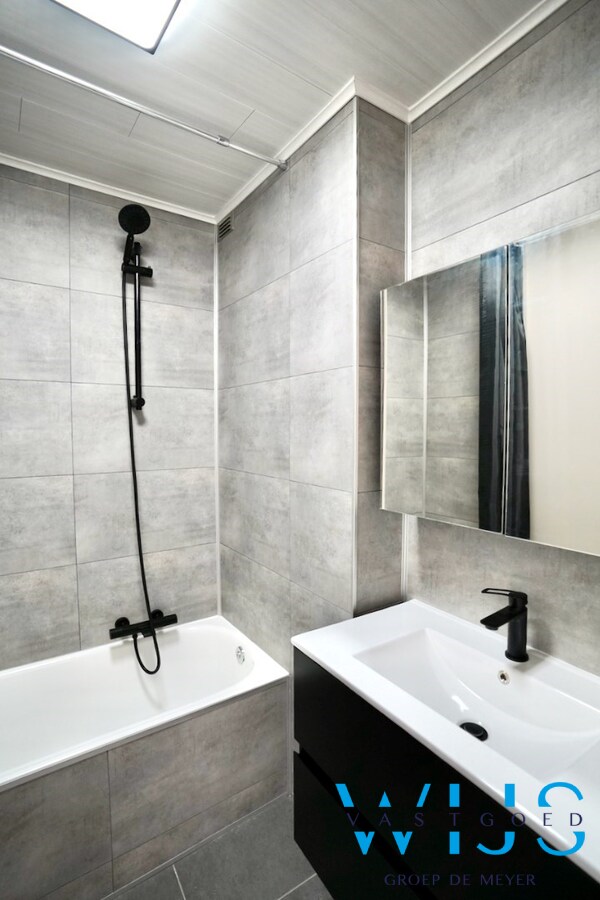 Tof 3 slaapkamer appartement te Ertvelde ! 