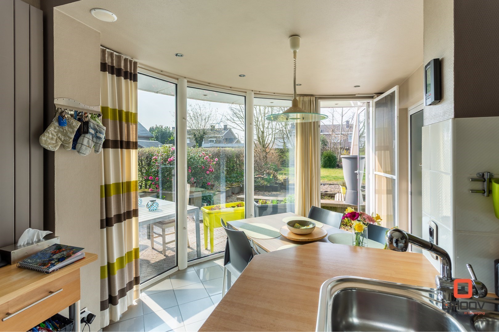 Instapklare, lichtrijke en ruime gezinswoning met 4 slaapkamers en grote tuin! 