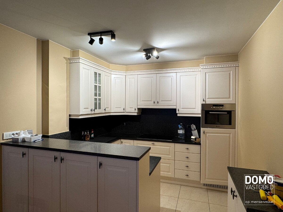 Ruim gemeubeld 2-slaapkamer appartement met terras op benedenverdieping in Halen 