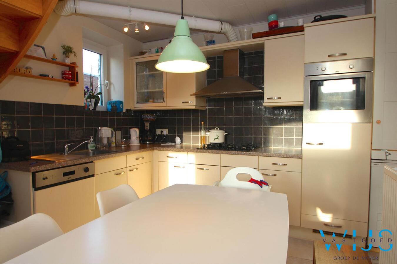 Knusse, instapklare starterswoning te Drongen ! 