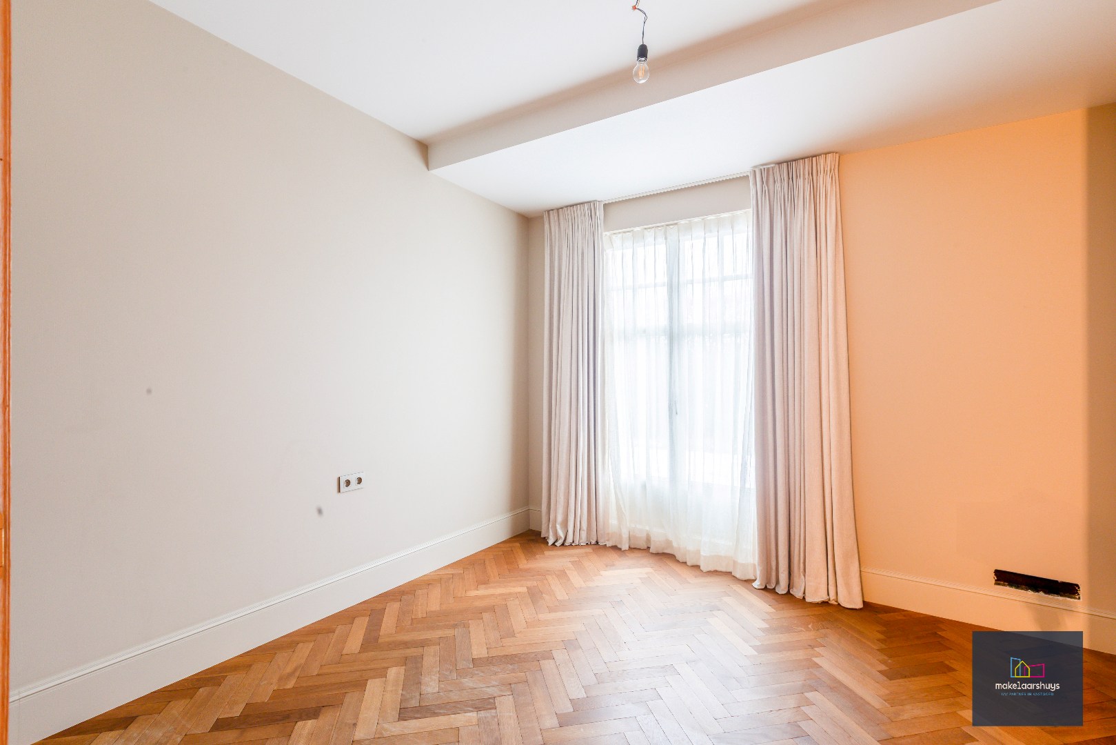 Exclusieve Franse manoir villa met bijhuis aan de Leie 