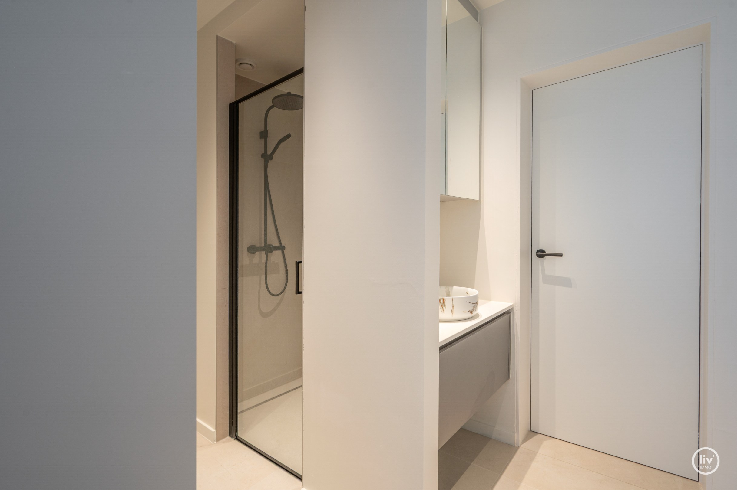 Gerenoveerd gelijkvloersappartement met koer in het Centrum van Knokke 
