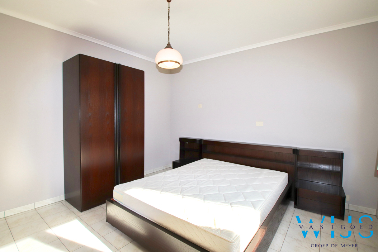 Leuke gezinswoning met 4 slaapkamers &amp; tuin te Oosteeklo ! 