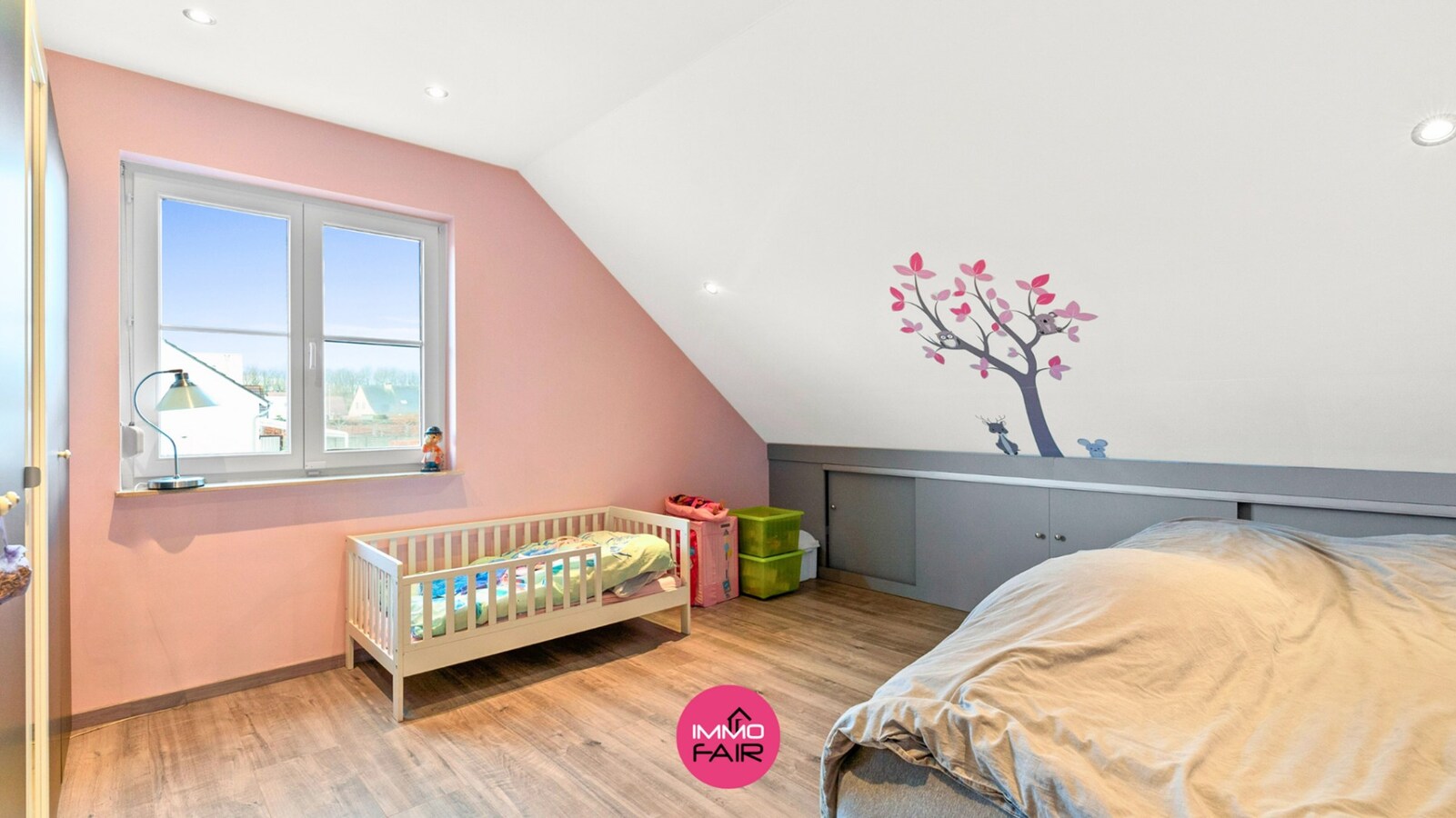 Royale gezinswoning op perceel van 829 m² op 5 minuten van Maastricht! 