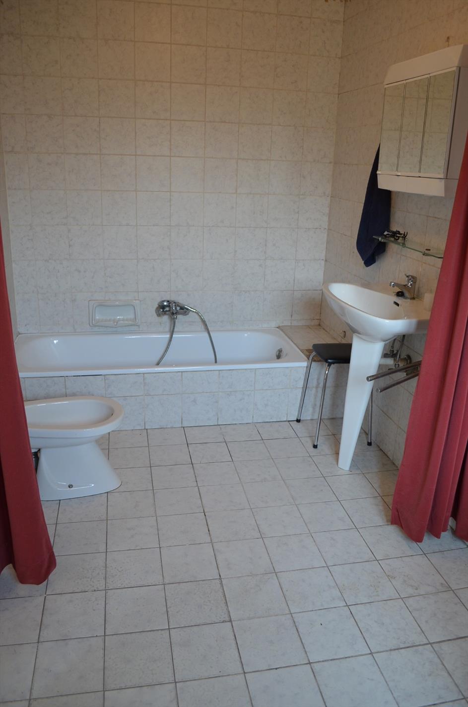 Op te frissen woning op 885m² rustig gelegen nabij centrum Maldegem 