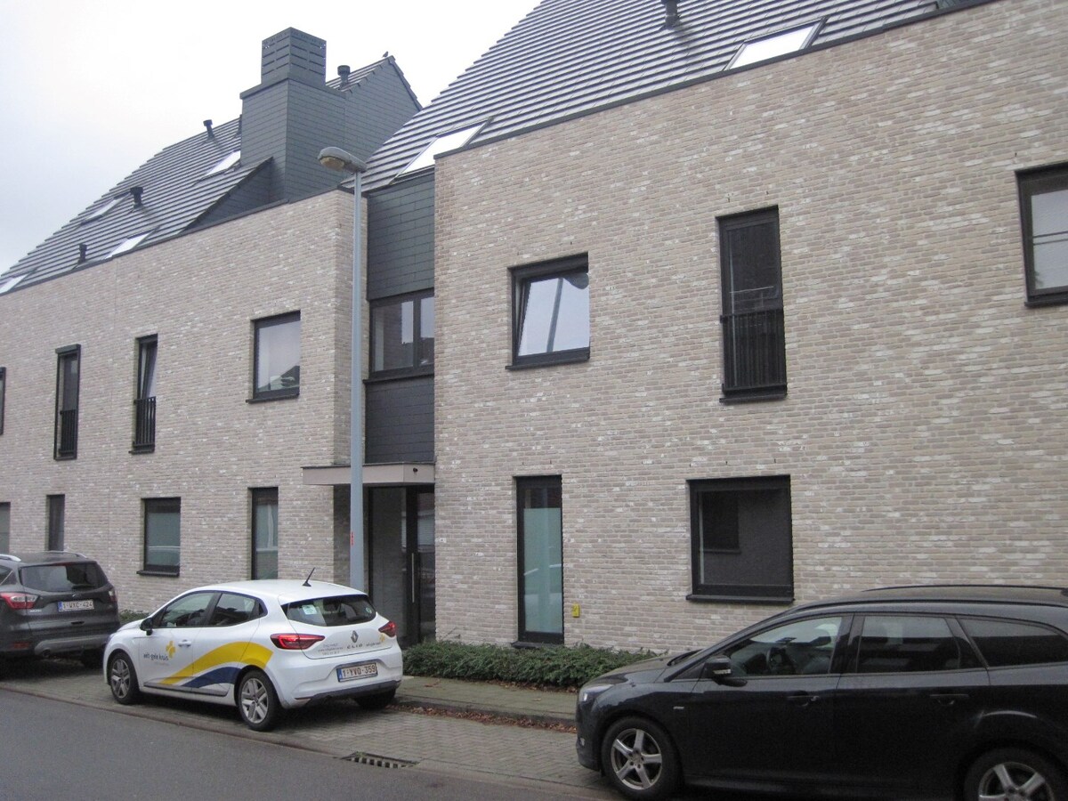 Modern, eigentijds BEN appartement . 