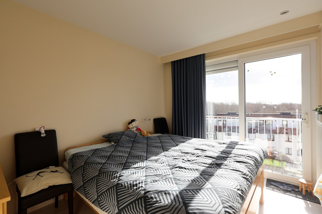 Modern appartement met 2 slaapkamers en parking te Oostduinkerke 