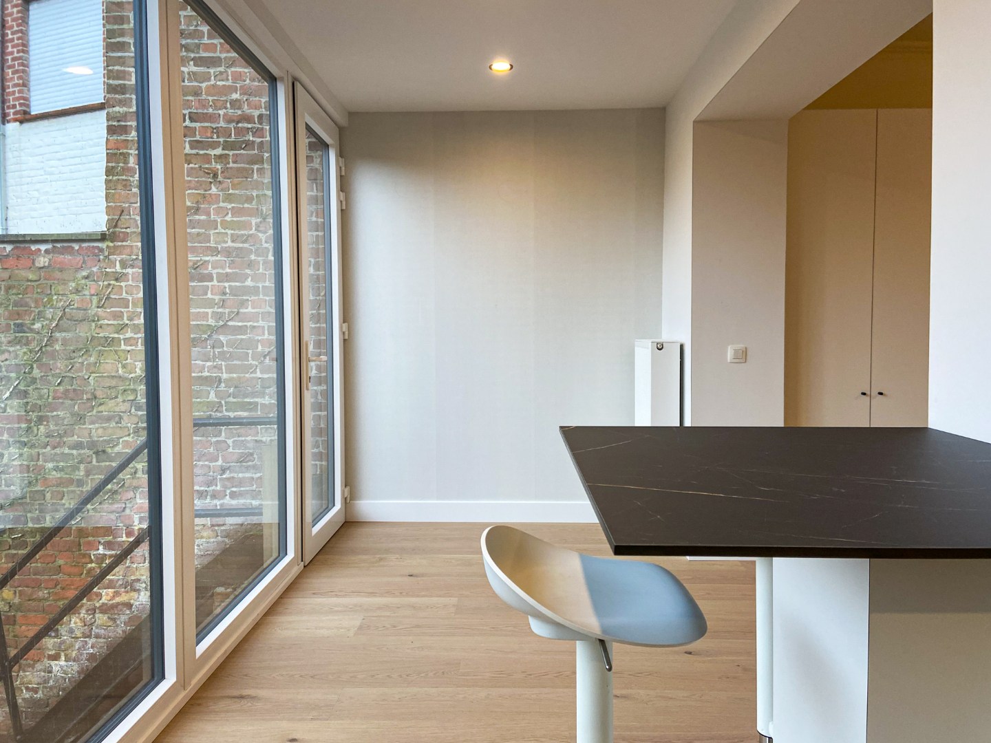 Stijlvol gerenoveerde stadswoning op topligging te Kortrijk! 