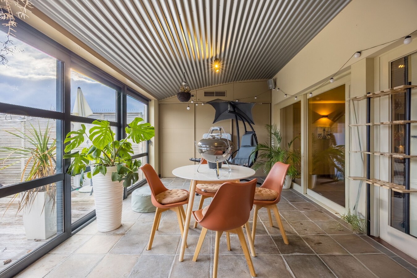 Prachtige woning met dubbele garage en tuin 