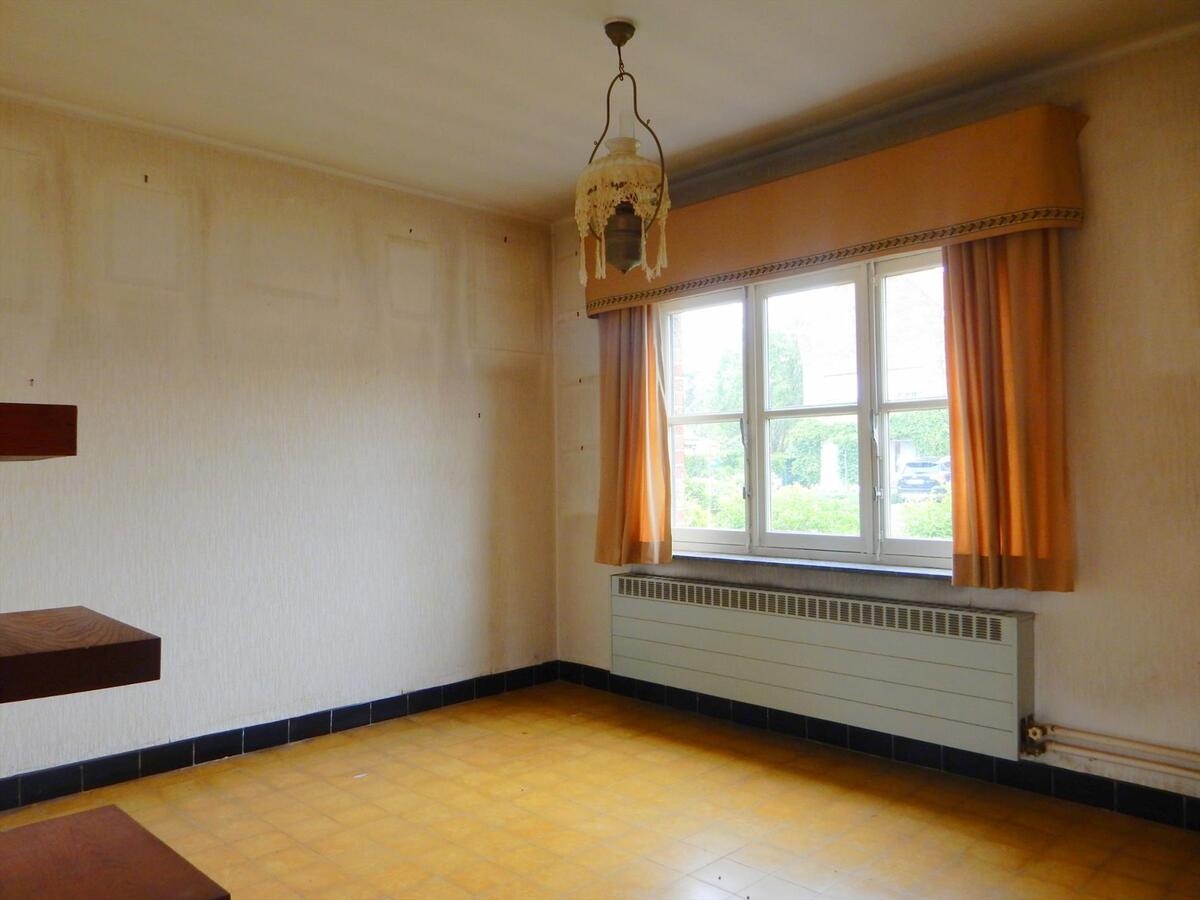 Karaktervolle halfopen woning met garage 