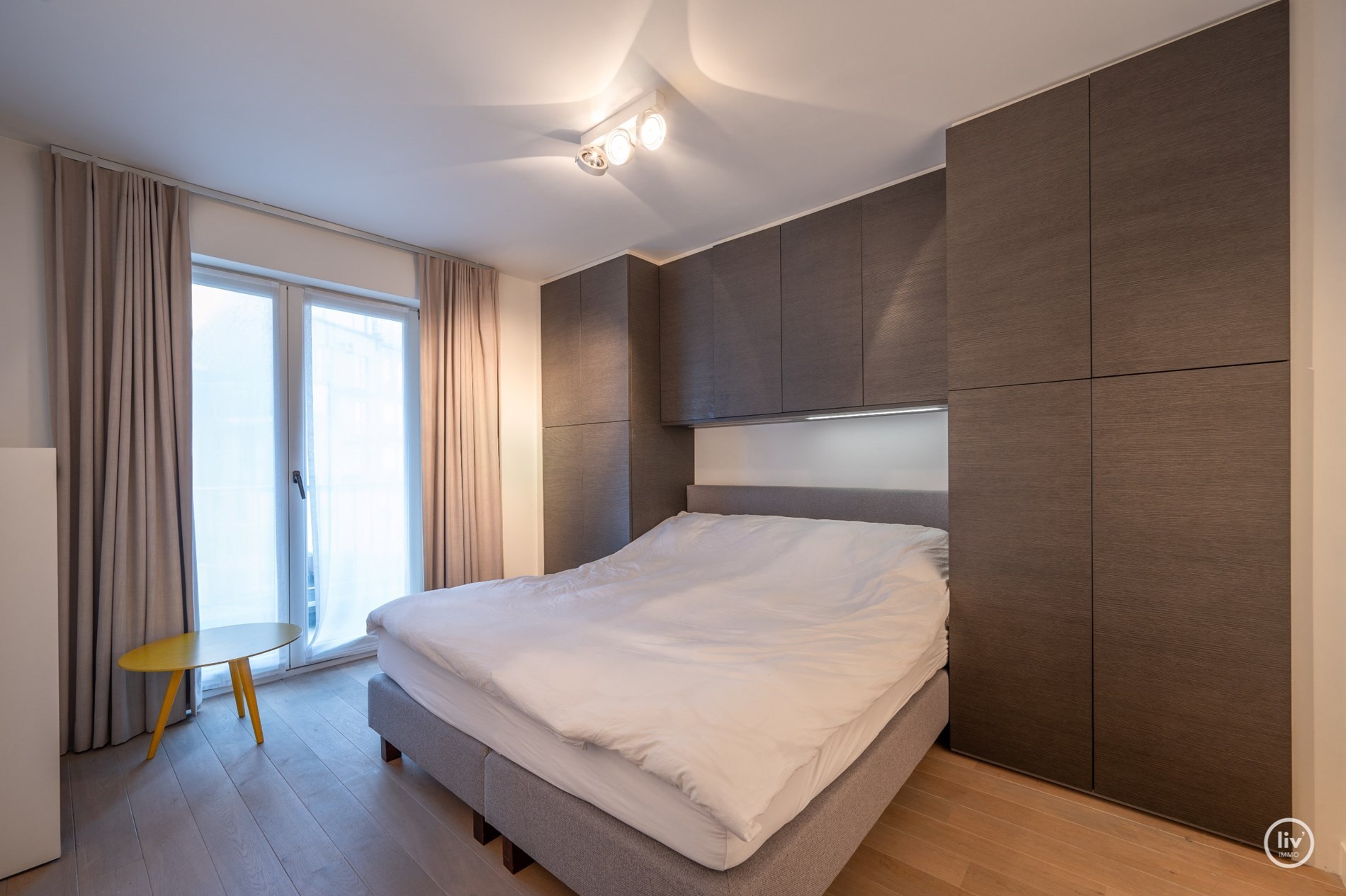 Appartement prêt à emménager avec 3 chambres dans un emplacement de premier choix près de la place Rubens et de la plage. Possibilité d'acheter un parking au rez-de-chaussée de la résidence. 