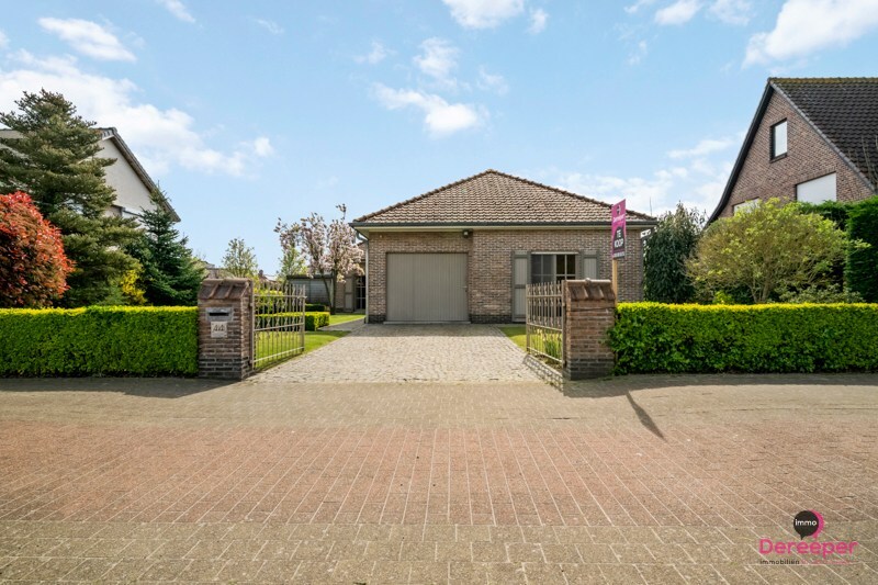 Charmante bungalow, gelegen op een ruim perceel van 626 m² 