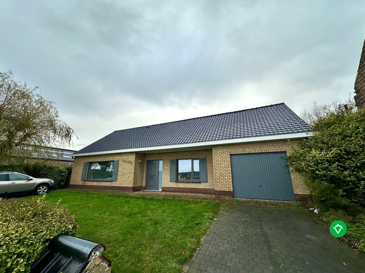 Alleenstaande woning met 2 slaapkamers en inpandige garage 