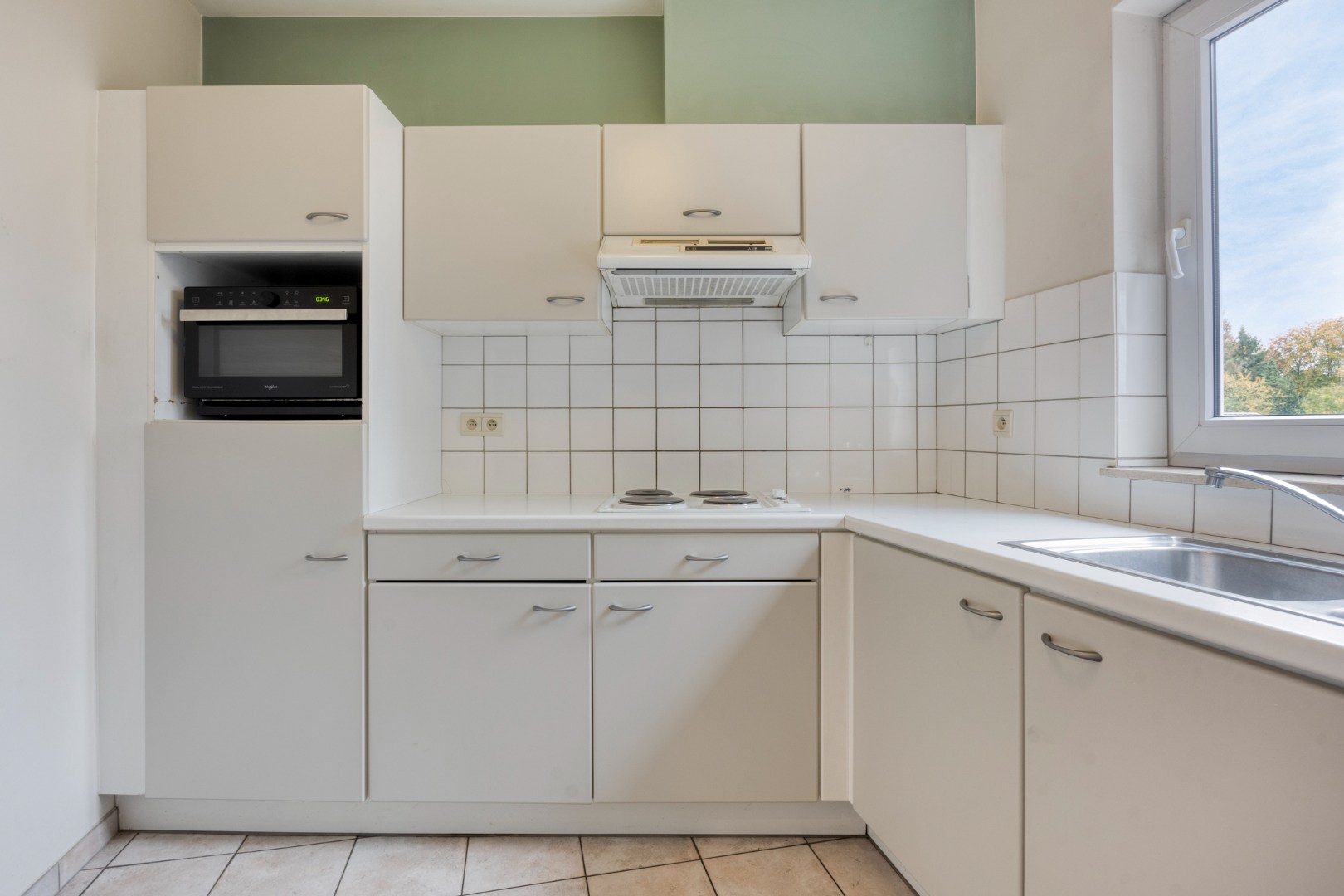 Appartement met 3 slaapkamers, autostaanplaats en terras in het centrum van Lubbeek – EPC 220 kWh/m² - bewoonbare opp. 182 m² 