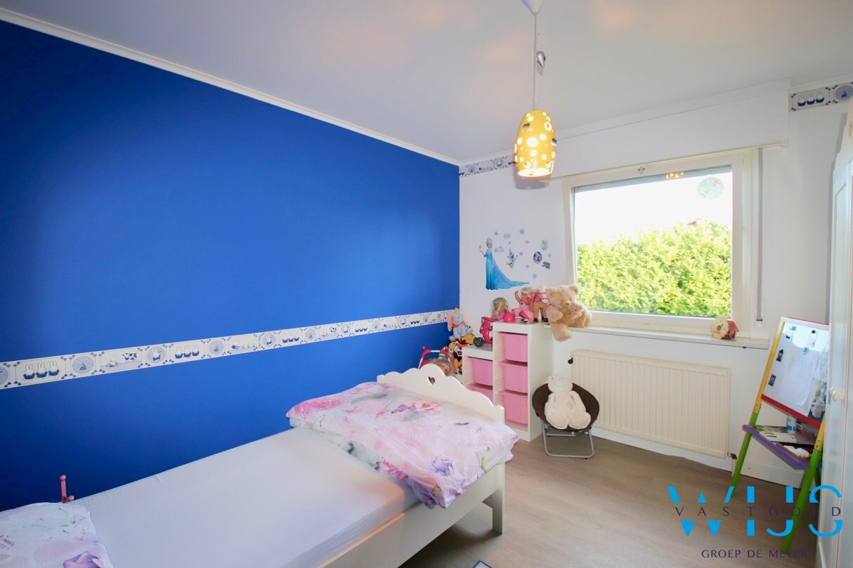 Ruime bungalow in een rustige woonwijk te Lovendegem ! 