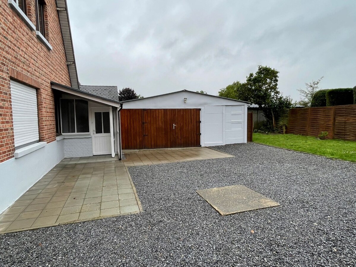 Ruime open bebouwing met tuin, terras, garage - 3 slaapkamers - Kuringen 