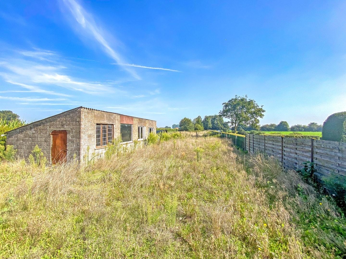 Woning met perceeloppervlakte van 3.247 m² en 6 slaapkamers te Vleteren! 