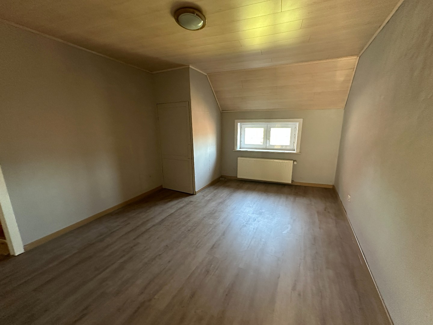 Woning met 3 slpk, terras en tuin, Eernegem 