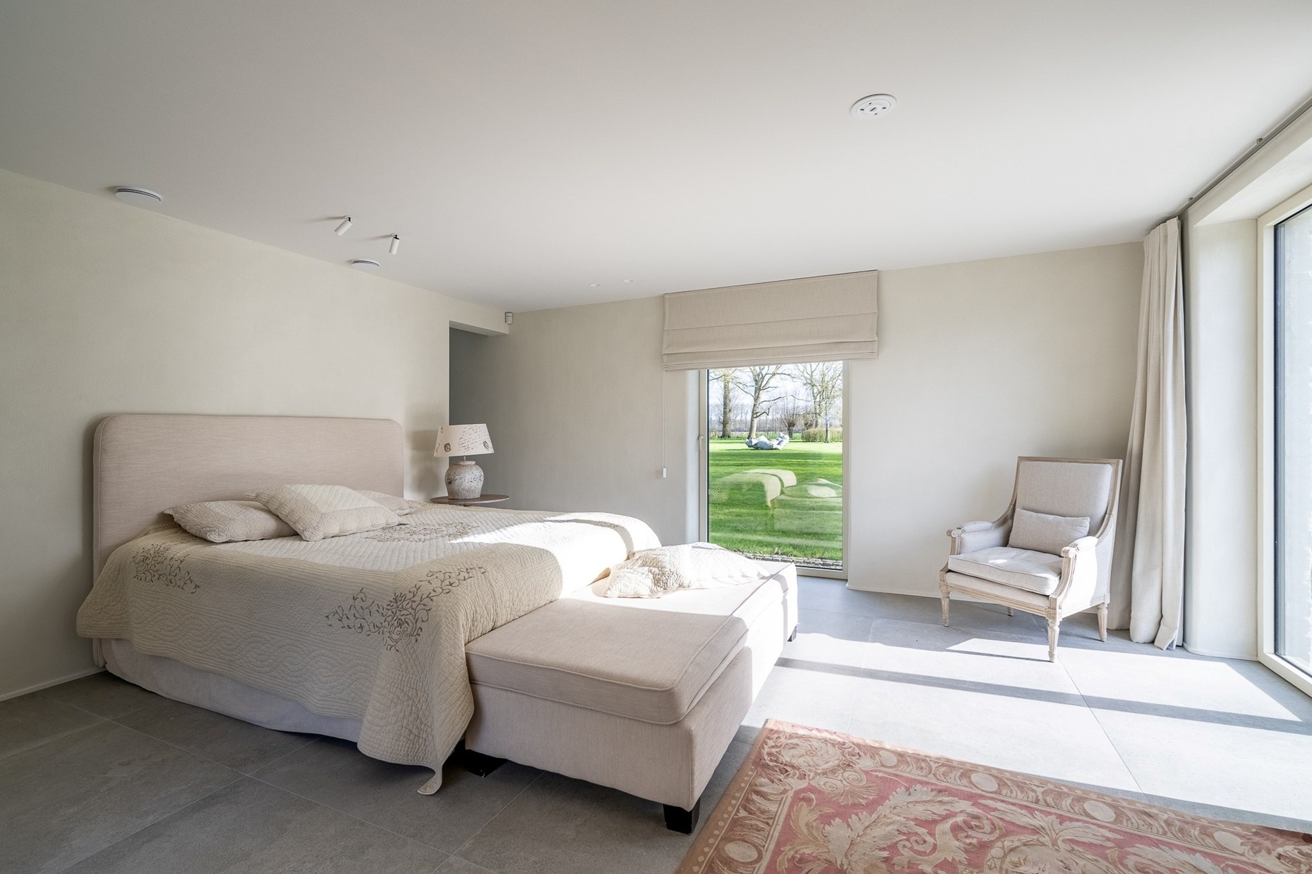 OPENDEURDAG Zaterdag 02/05 - 10u30 - 12u30 (Pereboomstraat 1 te Damme) : Uitzonderlijk gerenoveerde Hoeve met bijhuis op een domein van 1,5 hectare 