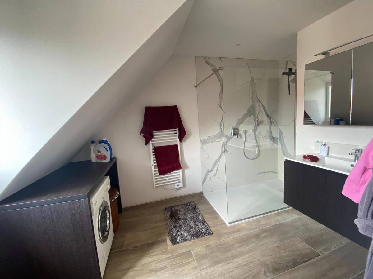 Ruim dakappartement met 2 slaapkamers en 2 terrassen in nieuwbouwresidentie. 