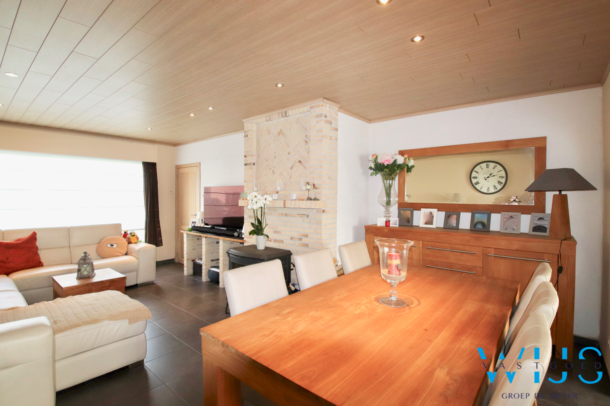 Instapklare gezinswoning met 3 slaapkamers &amp; ruime tuin te Zelzate! 