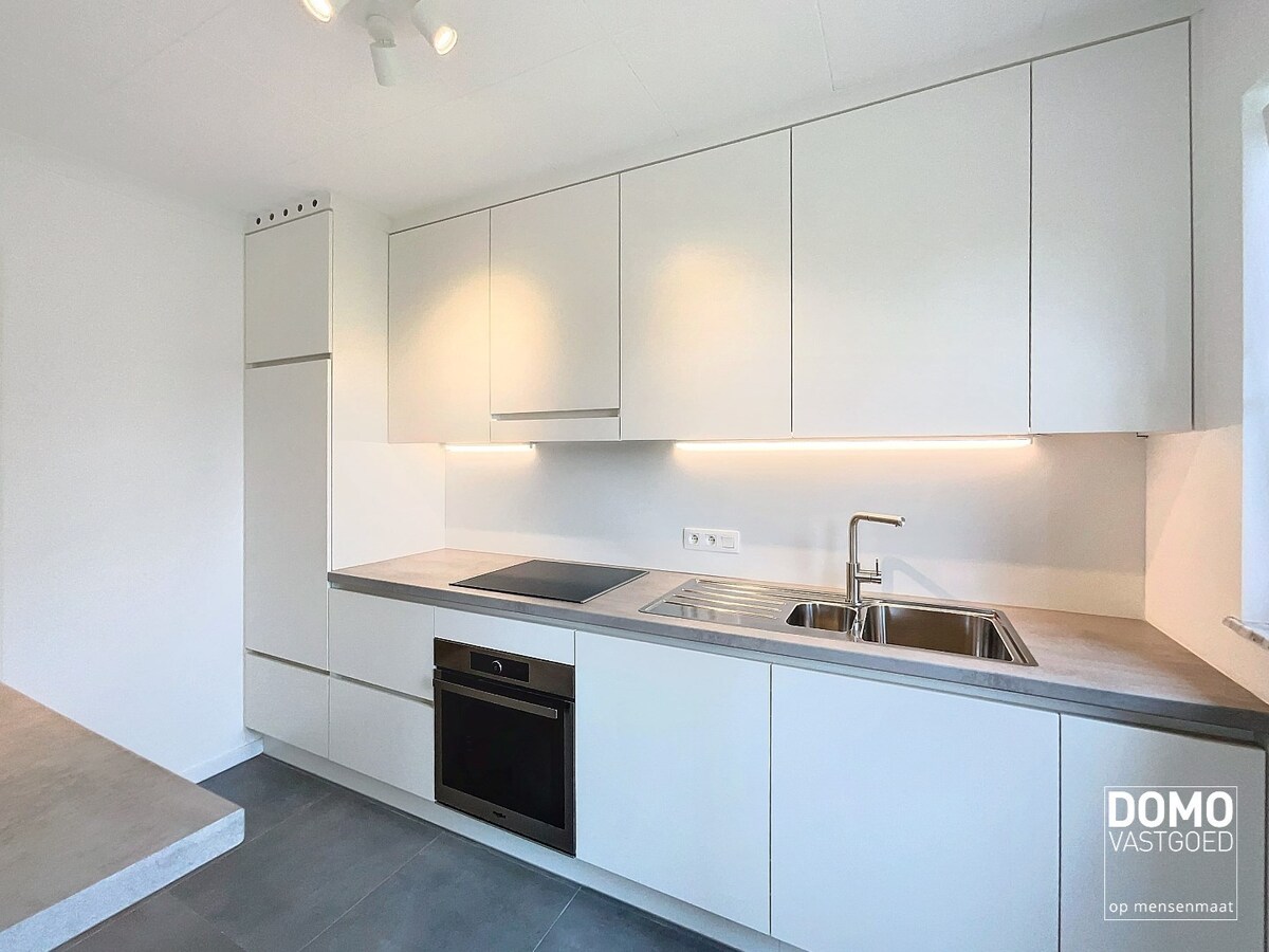 Gerenoveerde woning met tuin en inpandige garage gelegen te Spalbeek, 2 slaapkamers, 140m² bewoonbare oppervlakte, Energielabel C 