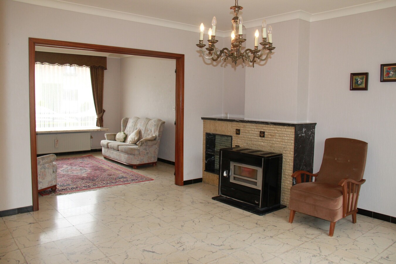 Op te frissen halfopen woning 