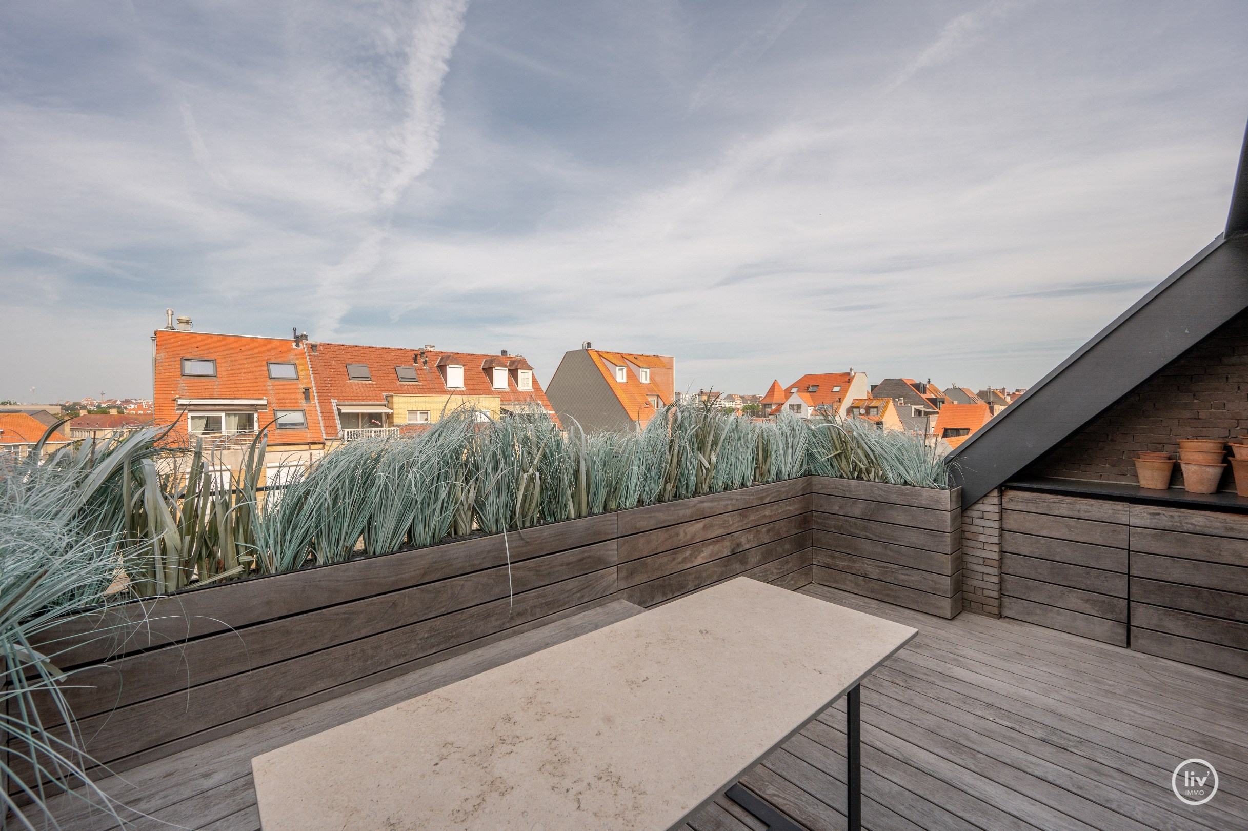 Appartement duplex unique avec 4 chambres dans une résidence récente au centre de Knokke. 