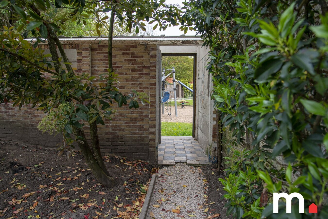 TOPPER op UNIEKE LIGGING in een van de mooiste lanen van Kortrijk EPC B ! MET UITWEG ! 