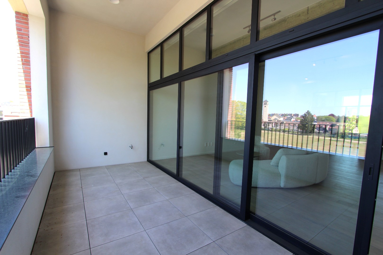 GEMEUBELD APPARTEMENT MET TERRAS - AMBIORIXSITE 