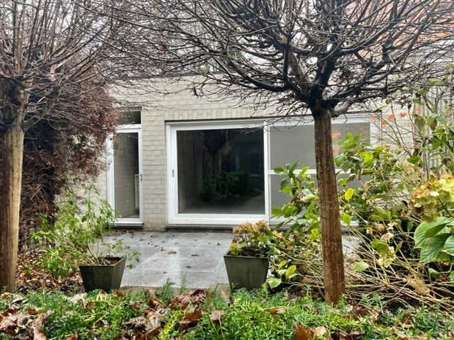 Polyvalente ruimte/opslagruimte te huur in Geel! 