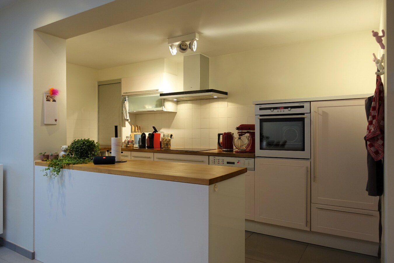 Gerenoveerde rijwoning met 3 slaapkamers en tuin 