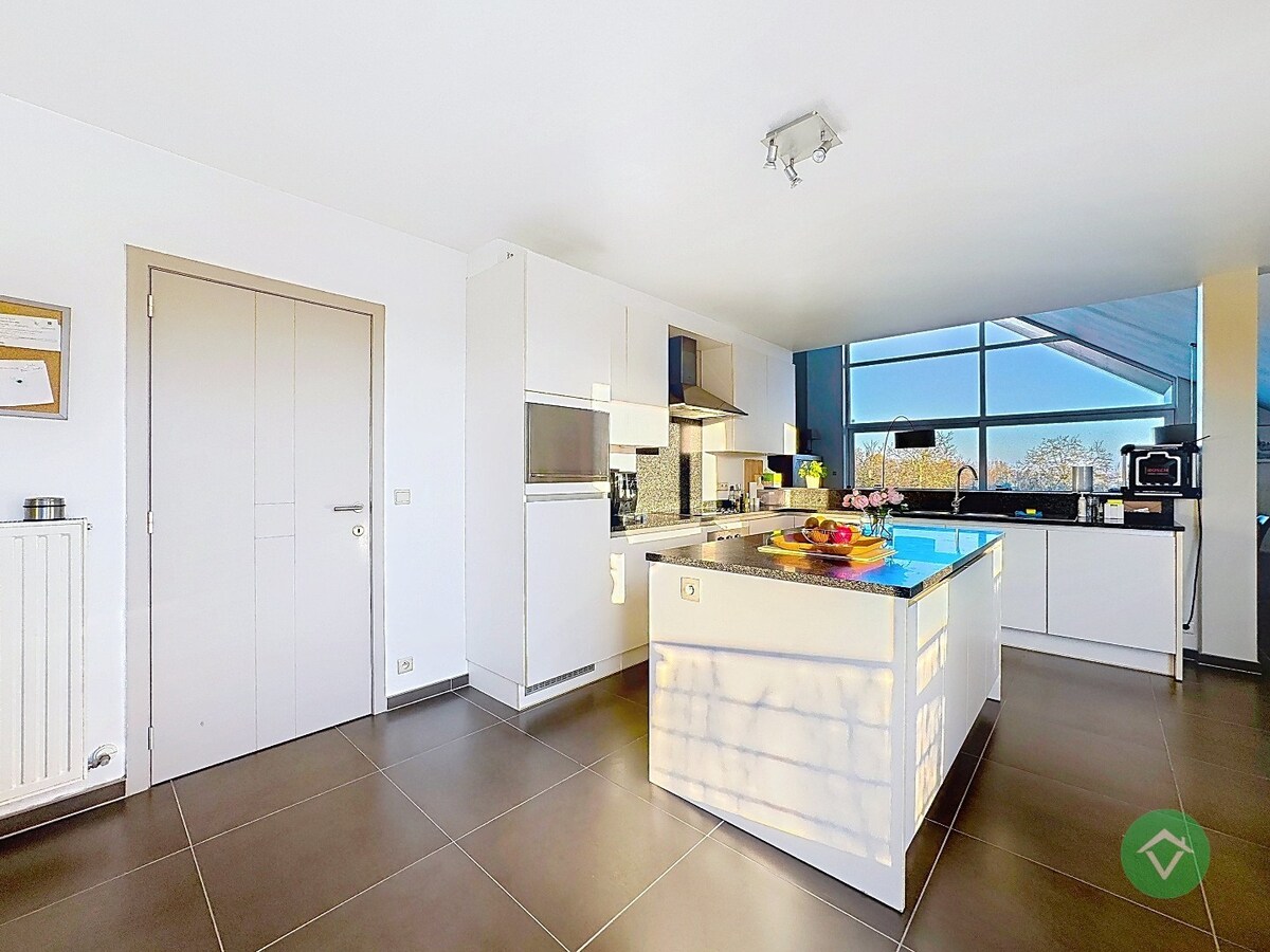 Luxe villa-appartement met dubbele garage en prachtig uitzicht in Koekelare 