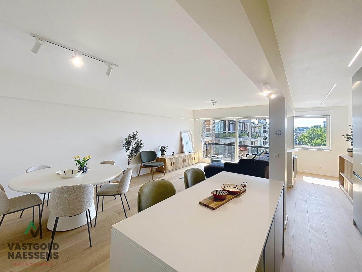 LUXUEUS GERENOVEERD 2 SLPK APP MET ZICHT OP GROEN 