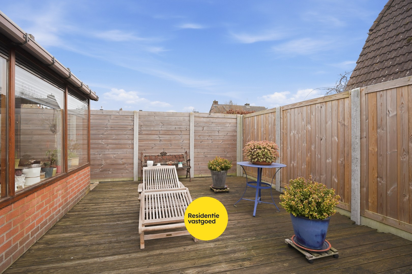 Alleenstaande bungalow met garage en tuin  op 684 m² 