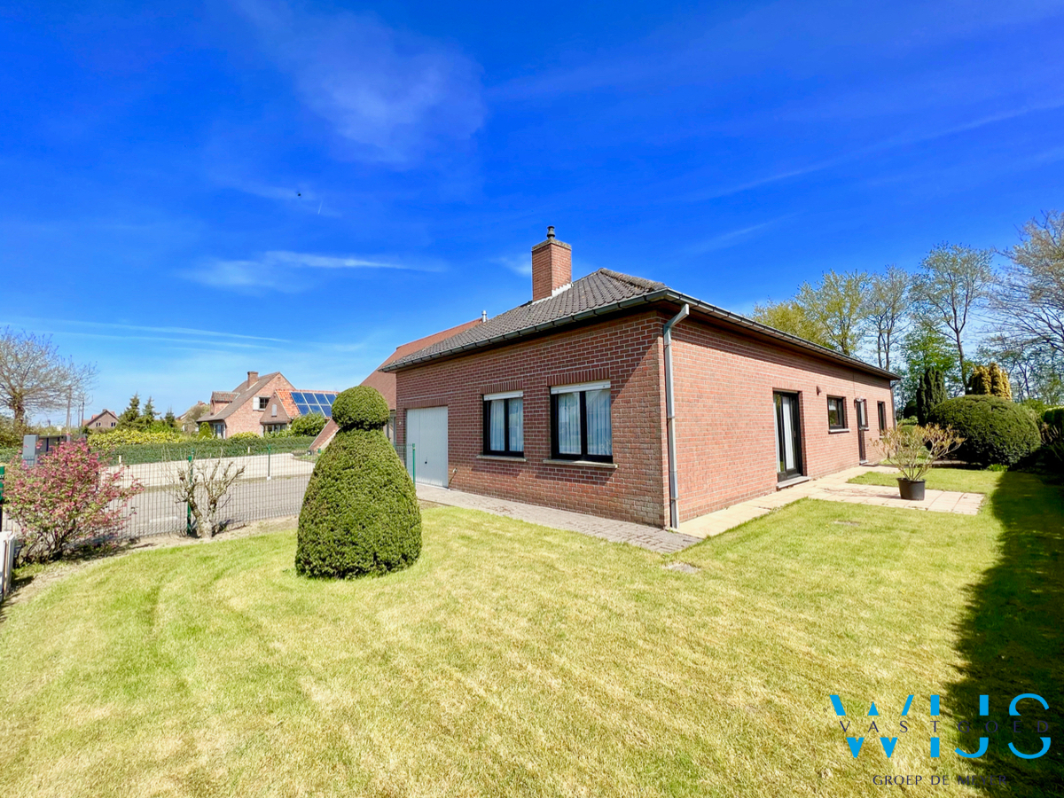 Stevige bungalow op een prachtig perceel van 925 m² te SLEIDINGE ! 