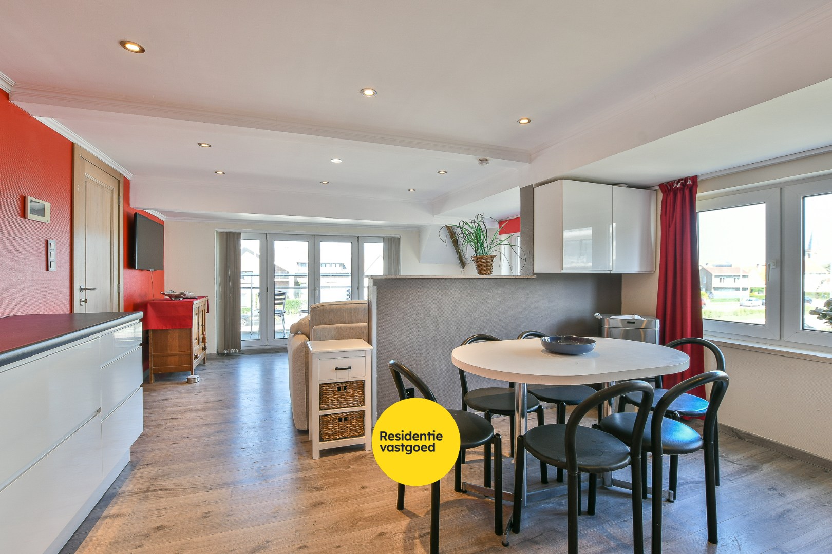 Ruime woning op toplocatie - vlakbij centrum, strand &amp; zee! 