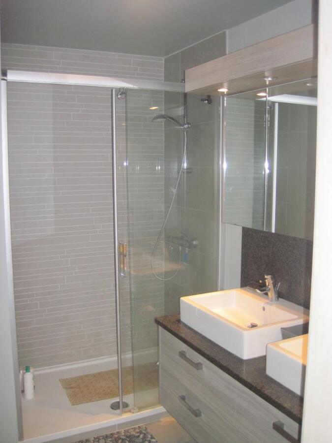 Recente, eigentijdse villa in doodlopende verkaveling ! 