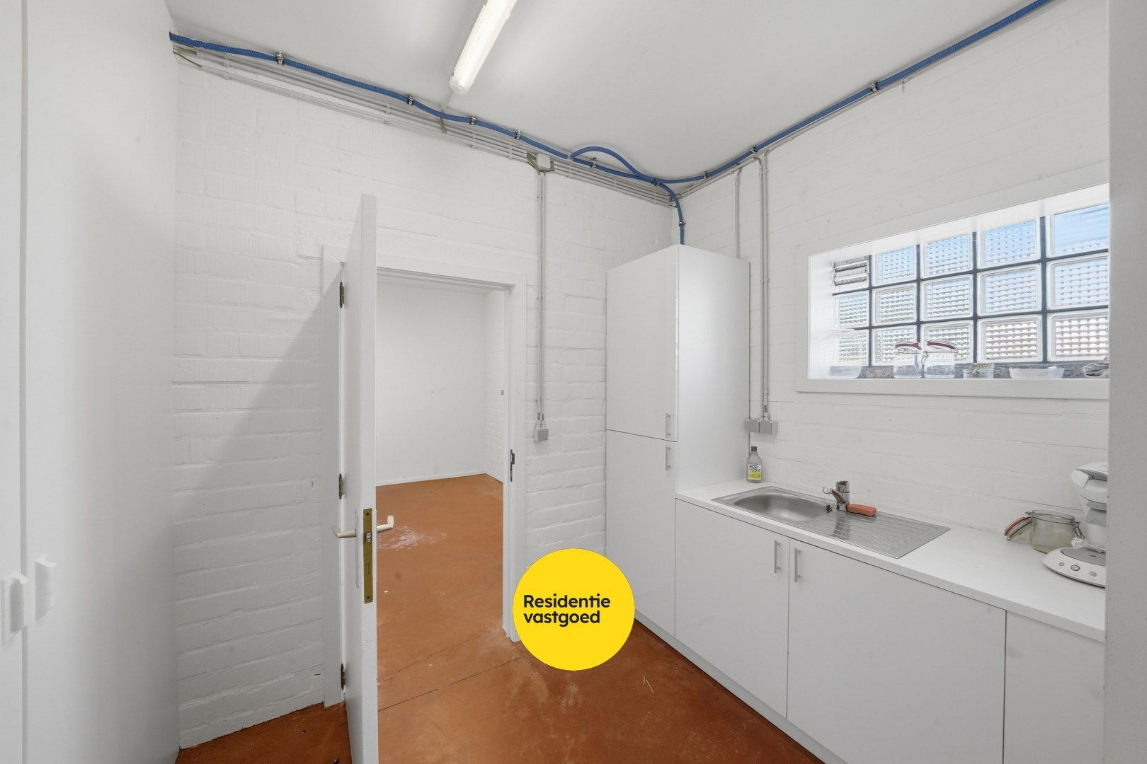 Commerciële ruimte te huur in het centrum van Aartrijke 